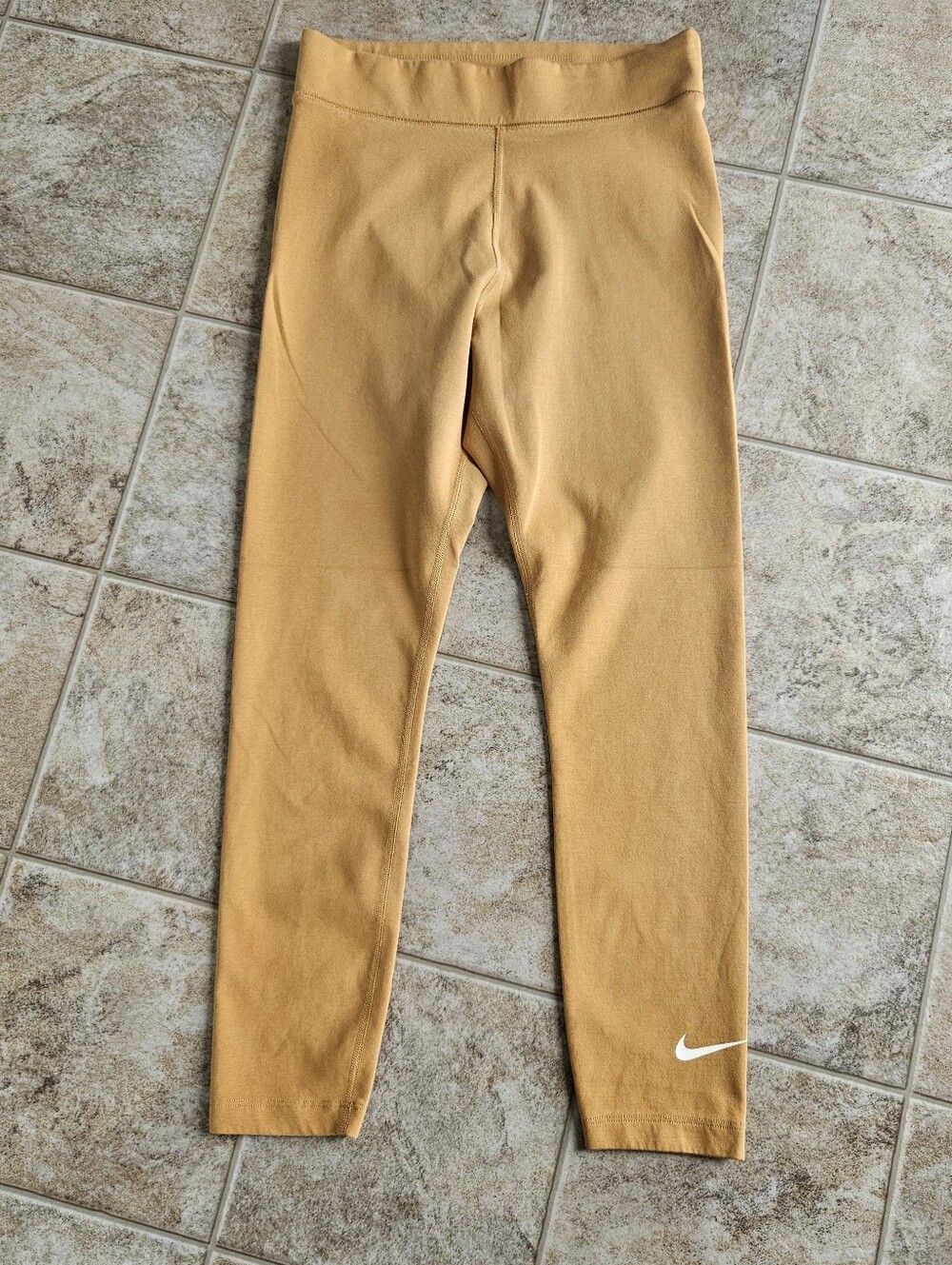 Nike Dri-FIT Women’s High Rise Ankle Leggings Beige Brown M Yoga Gym Training